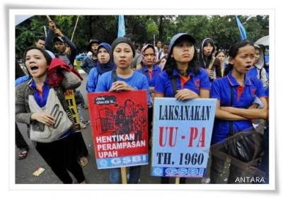 Tak Bisa Pegang Negara, Buruh Pegang Bambu