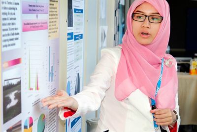 Alia Nessa Utami Raih Top Three Best Posterwalk Presentation di Belgia